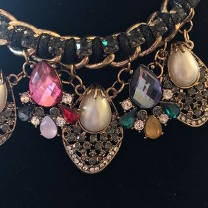 Glamorous statement necklace